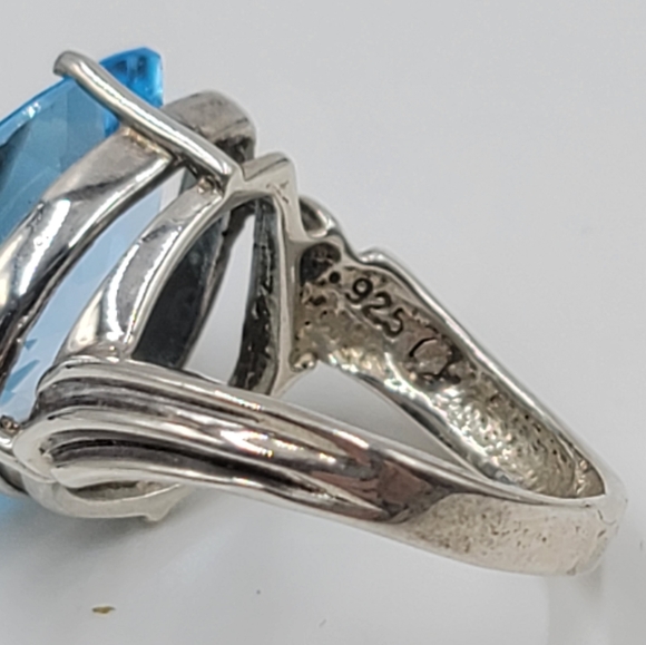 Vtg sterling silver and blue cubic zirconia ring - Picture 9 of 13